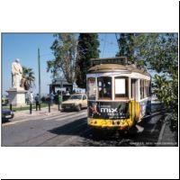 2001-04-30 28 Largo Santa Luzia 574 (05619214).jpg